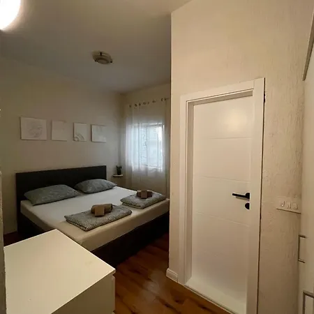 Apartment Lucia *